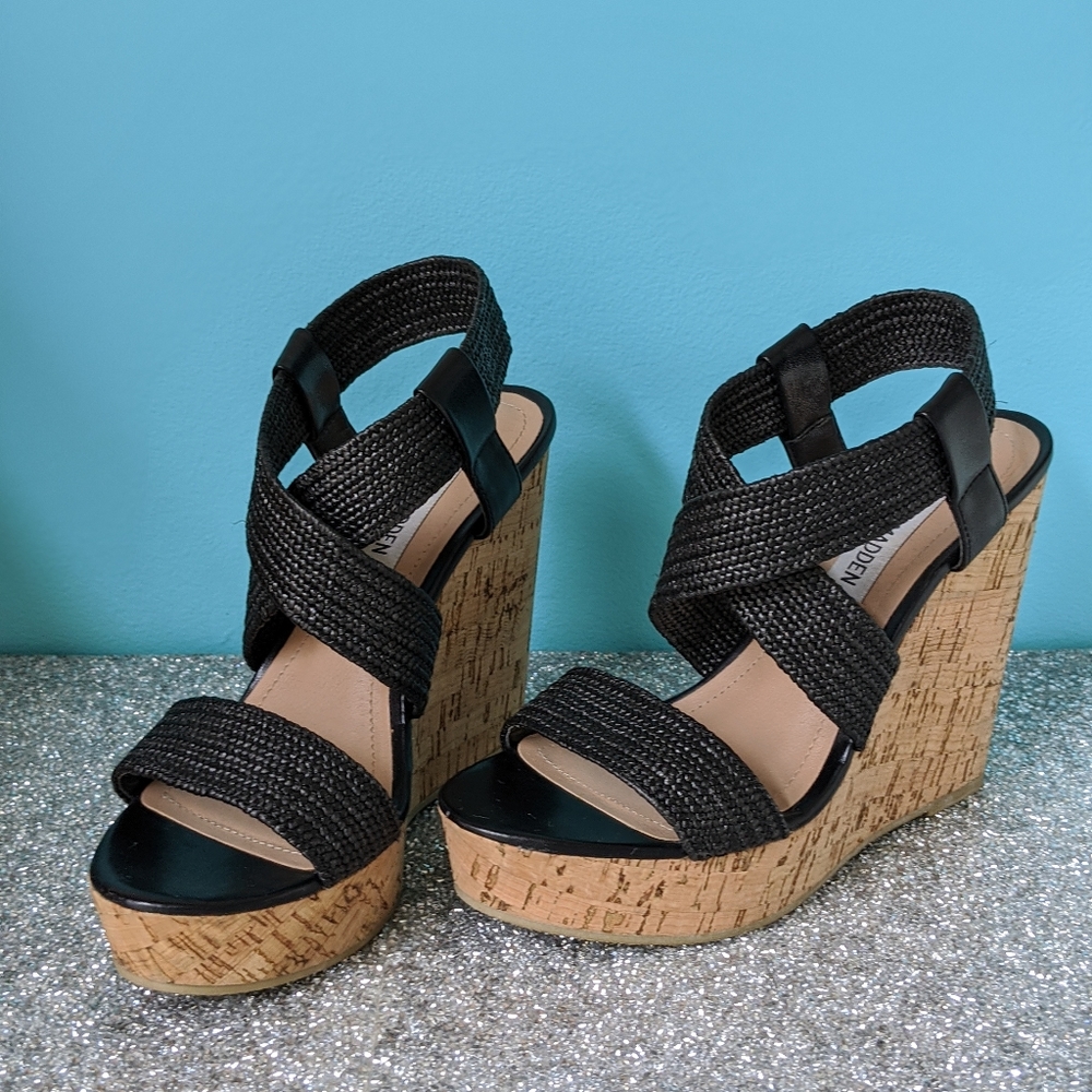 Steve Madden Wedge Sandals Size 5
